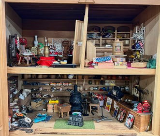 VINTAGE GENERAL STORE/MILLINERY DOLL HOUSE