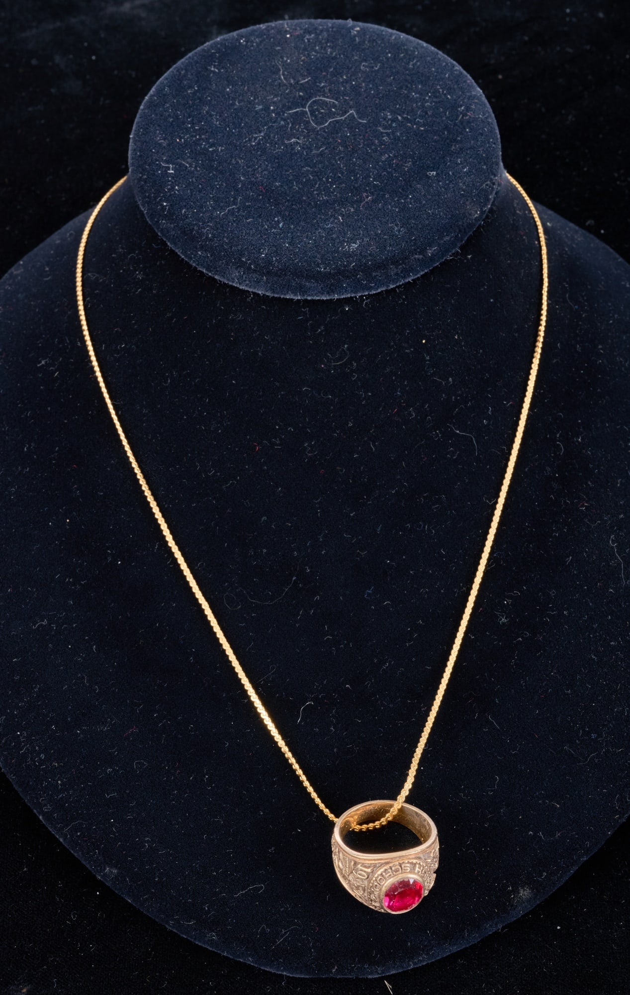 1966 SALEM HIGH 10k GOLD CLASS RING on GOLD CHAIN (1 of 6)