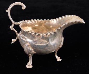 GEORGIAN STERLING SILVER SAUCE BOAT