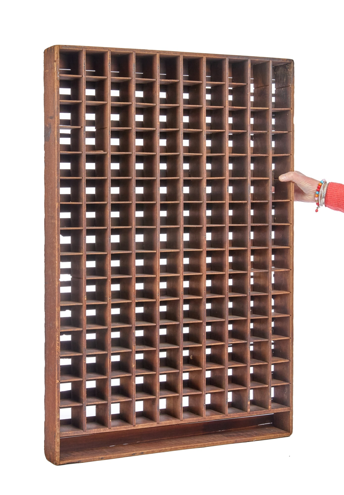 (19TH C.) COUNTRY STORE PIGEONHOLE SHELF (1 of 7)