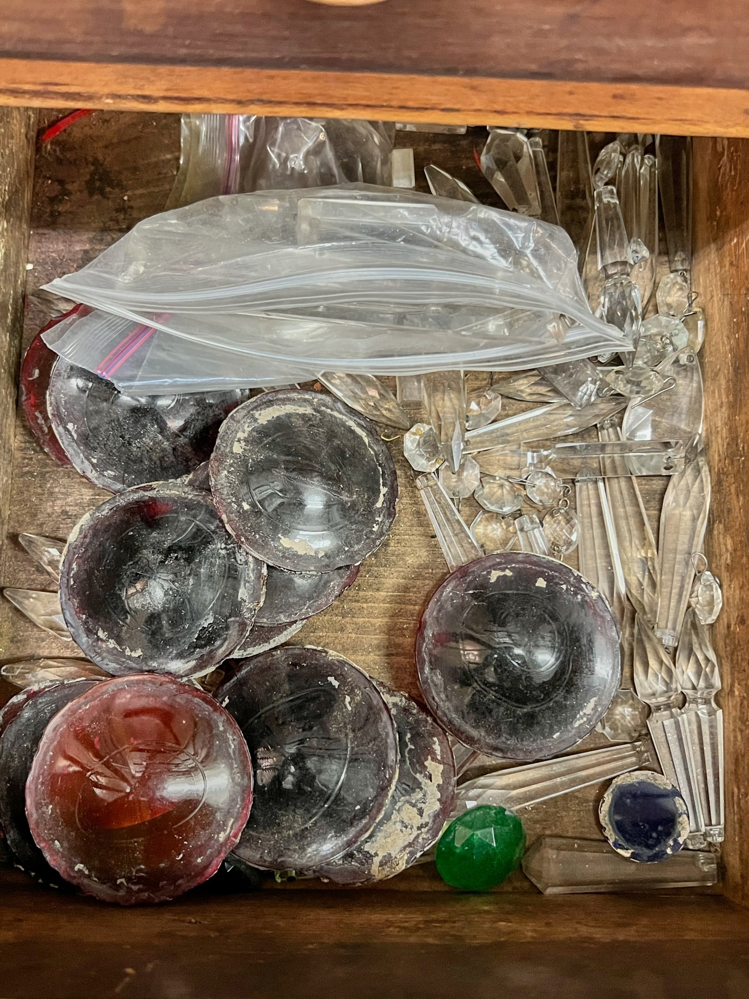 NICE LOT of ANTIQUE LAMP PRISM & WINDOW BULLSEYES (1 of 4)