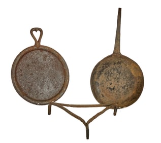 IRON FRYING PAN, TRIVET and GRIDDLE with HEART