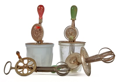 (4) DEPRESSION ERA HAND BEATERS