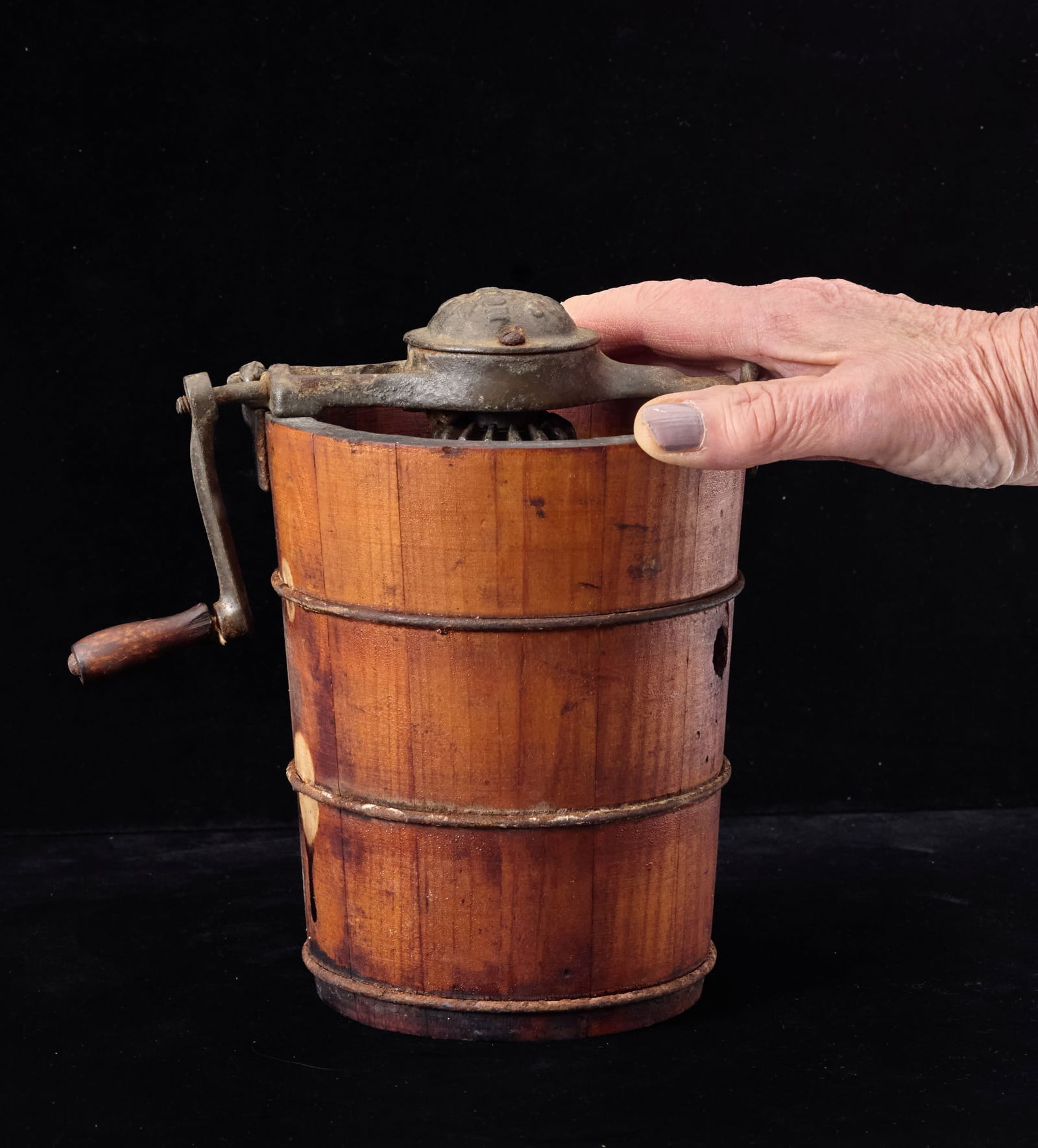 WHITE MOUNTAIN JUNIOR ICE CREAM FREEZER: 7 1/2 x 6 inches Condition: Decal absent, refinished Temp No 2548