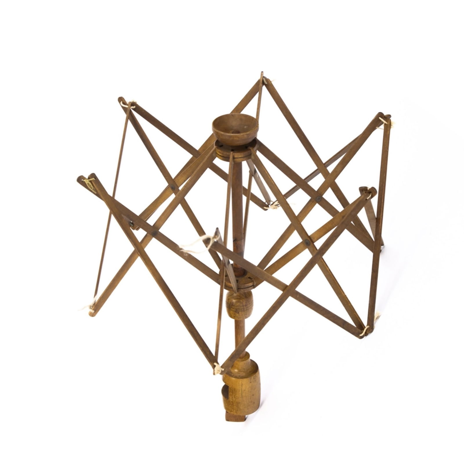 LATE (19th c) SHAKER TABLE TOP PINE & OAK YARN SWIFT (1 of 7)