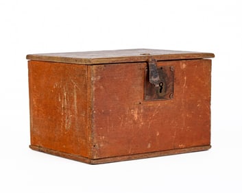 DIMINUTIVE LOCKING OAK BOX IN RED WASH