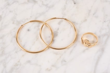 14K GOLDCLADDAGH RING & PAIR HOOP EARRINGS