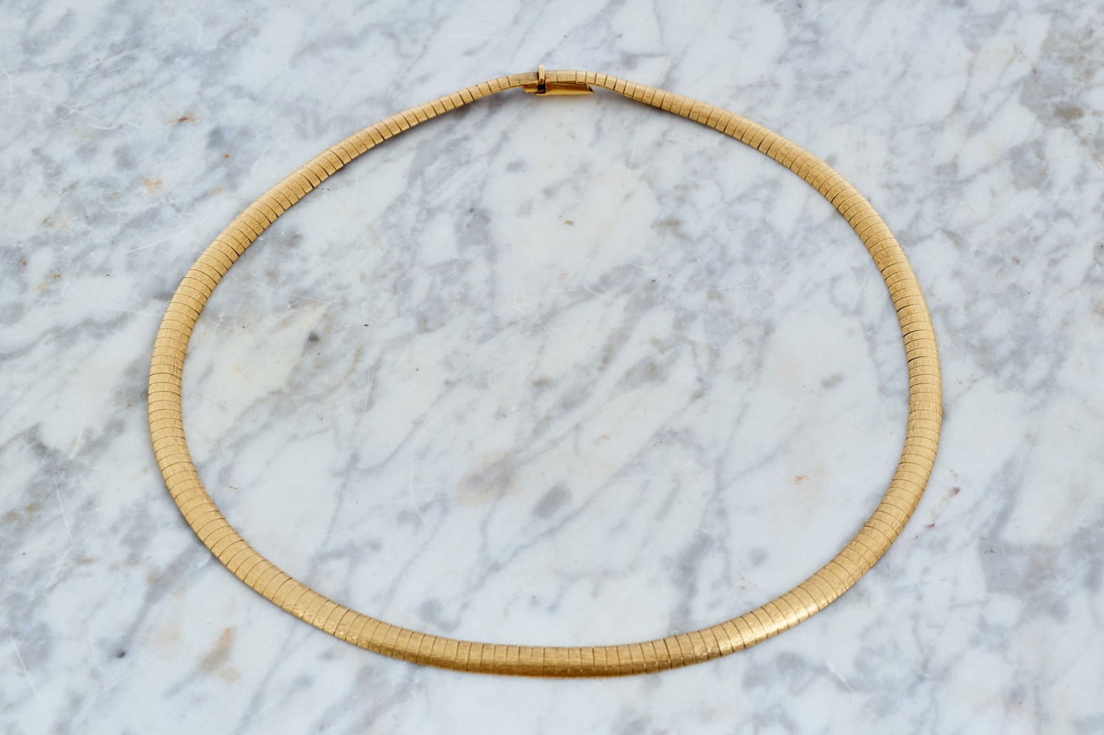 18K GOLD OMEGA CHAIN NECKLACE (1 of 9)