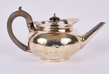(18th/19th c) ENGLISH STERLING SILVER TEA POT