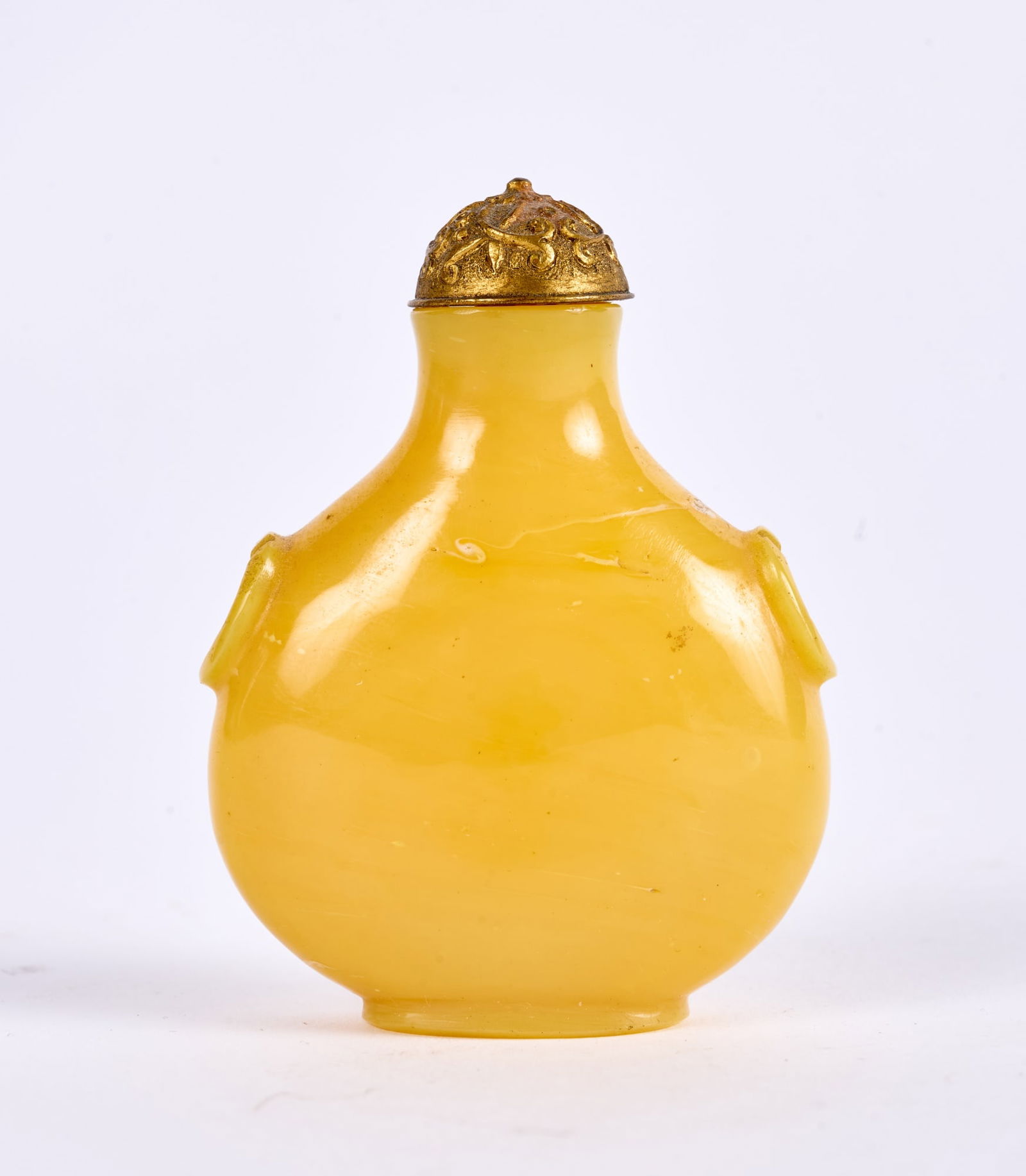 CHINESE IMPERIAL YELLOW PEKING GLASS SNUFF BOTTLE (1 of 7)