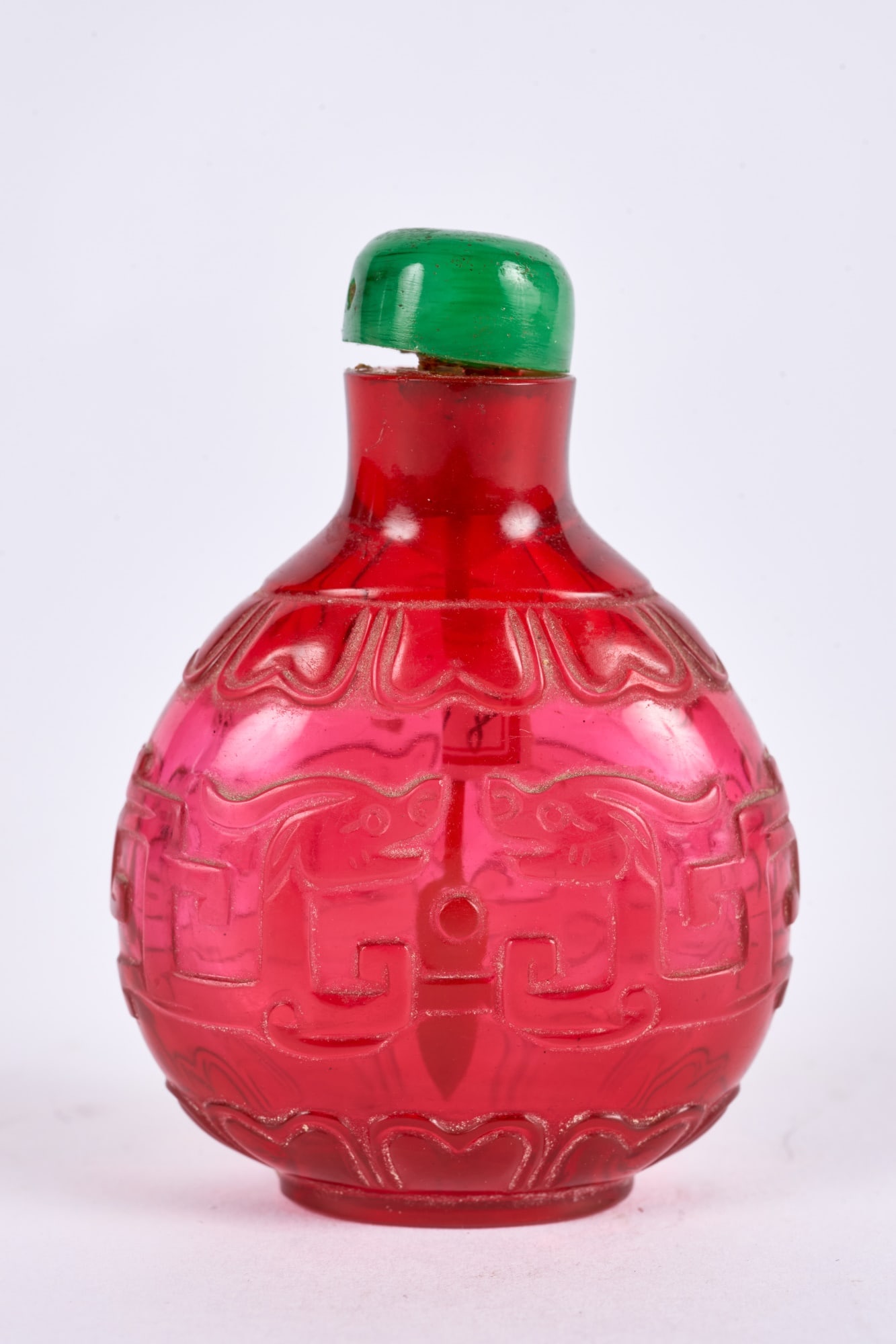 CHINESE GLASS "DRAGONS" SNUFF BOTTLE (1 of 6)