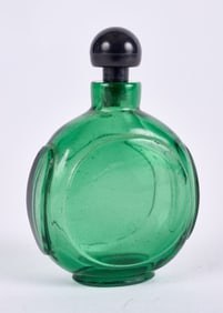 CHINESE TRANSLUCENT GREEN GLASS SNUFF BOTTLE