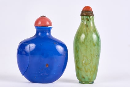 (2) CHINESE GLASS SNUFF BOTTLES