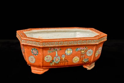 (19th c) CHINESE EXPORT PORCELAIN PLANTER