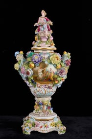 (19th / 20th c) FIGURAL CONTINENTAL PORCELAIN URN