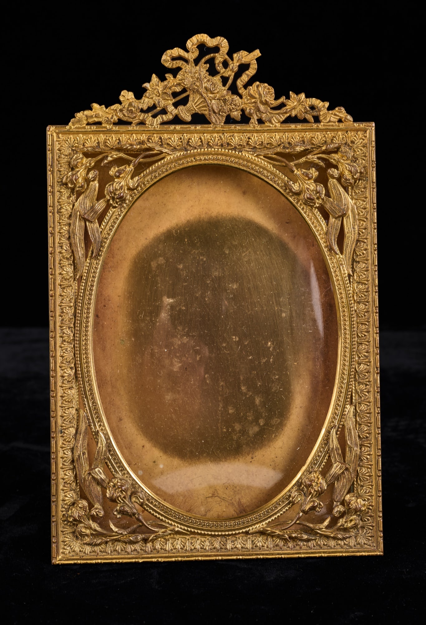 FRENCH GILT BRONZE TABLE TOP PICTURE FRAME (1 of 12)