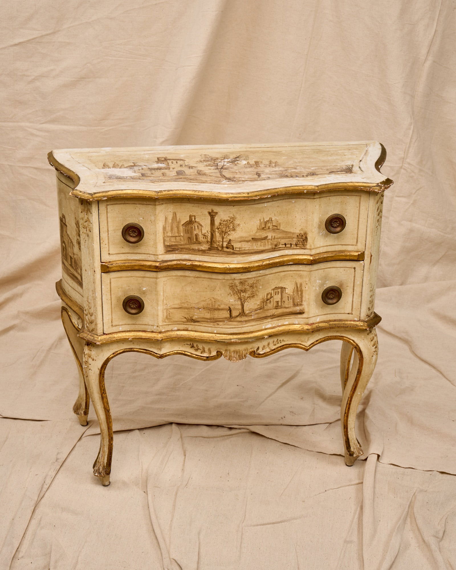 PAINTED & GILT VENETIAN COMMODE (1 of 13)