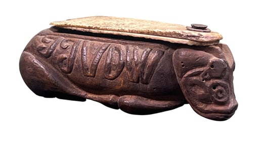 (18th/19th c) FIGURAL TREEN CARVED SNUFF BOX