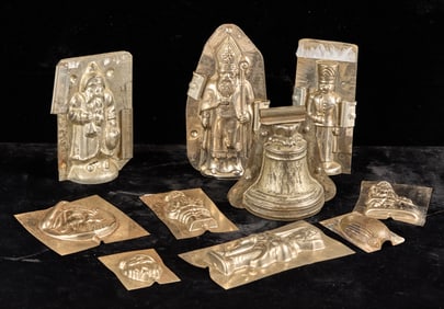 (10) CHRISTMAS-THEMED CHOCOLATE MOLDS