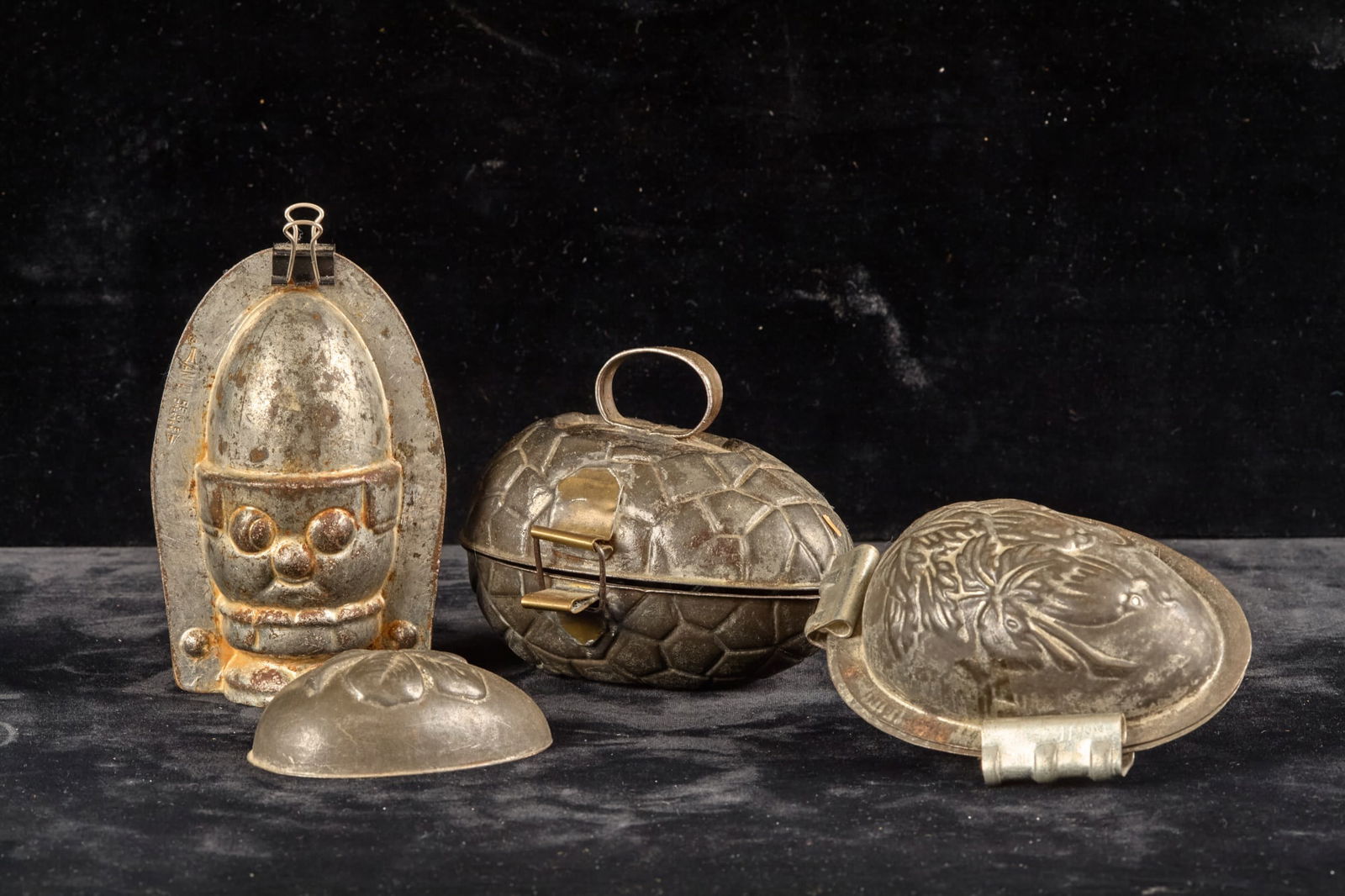 (4) EASTER EGG CHOCOLATE MOLDS (1 of 7)