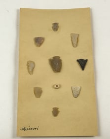 NATIVE AMERICAN ARROWHEADS & (1) BEAD, MO