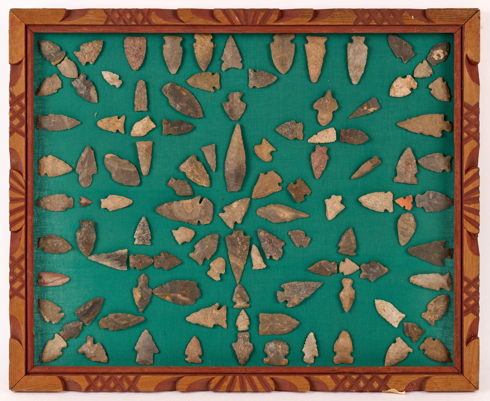 ASSEMBLAGE of NATIVE AMERICAN PROJECTILE POINTS (1 of 10)