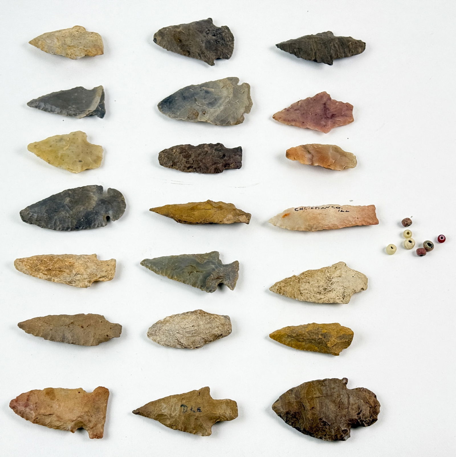 NATIVE AMERICAN ARROWHEADS & BEADS, UNKNOWN (1 of 20)