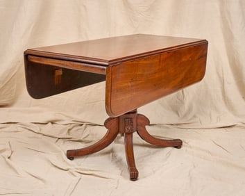 CHIPPENDALE CARVED MAHOGANY PEDESTAL TABLE