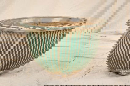 (19th / 20th c) CHINESE JARDINIERE with LION FEET