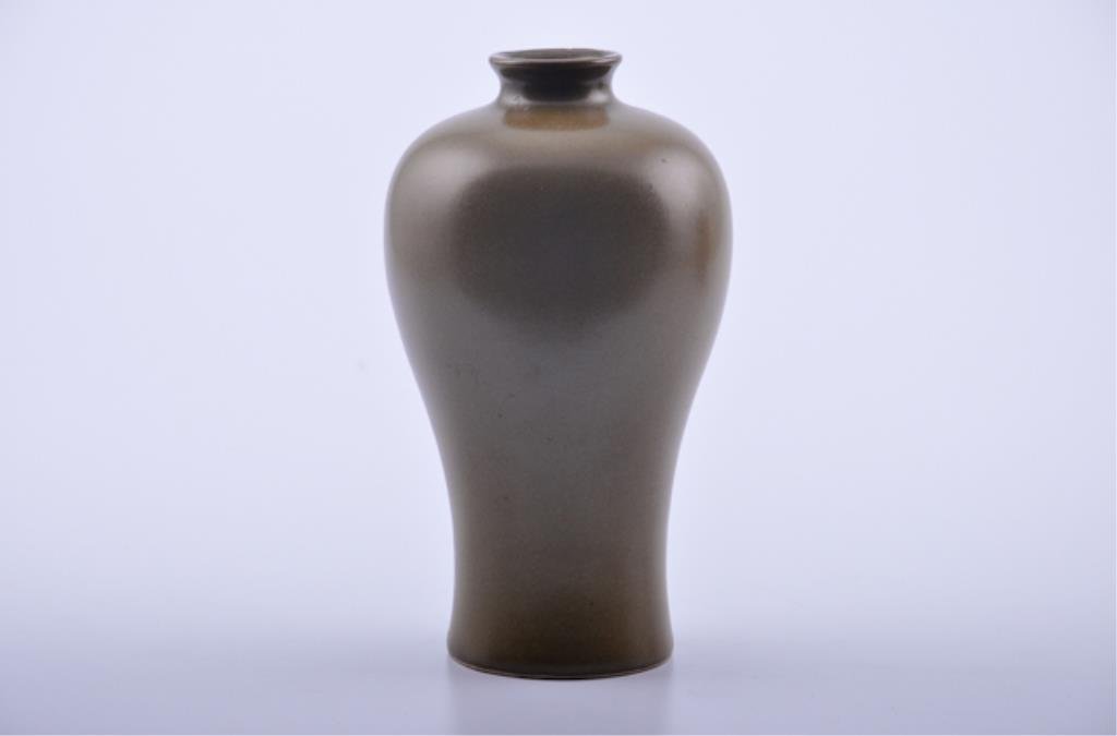 20th Century bulbous form vase: unsigned, glazed vase. 8 1/2" high. chip to rim and perhaps a little scratch to glaze; overall good condition.
