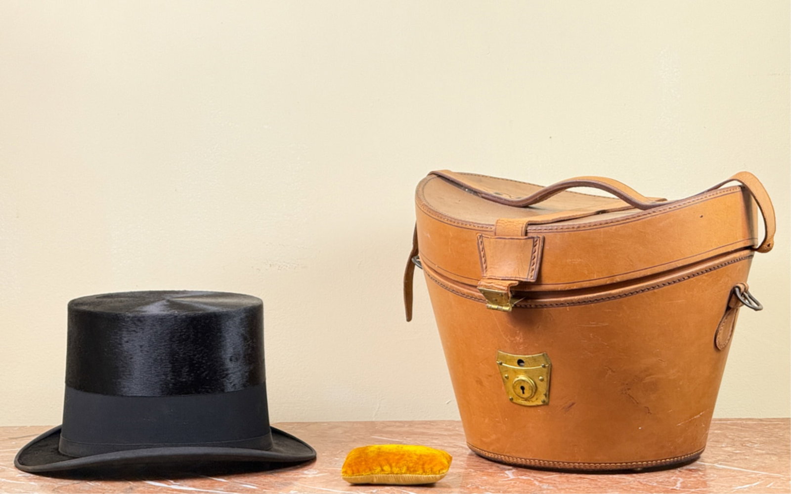 COLLINS & FAIRBANKS BEAVER TOP HAT w BOX: With original leather box and cleaning tool. top hat measures 6 x 12 inches.