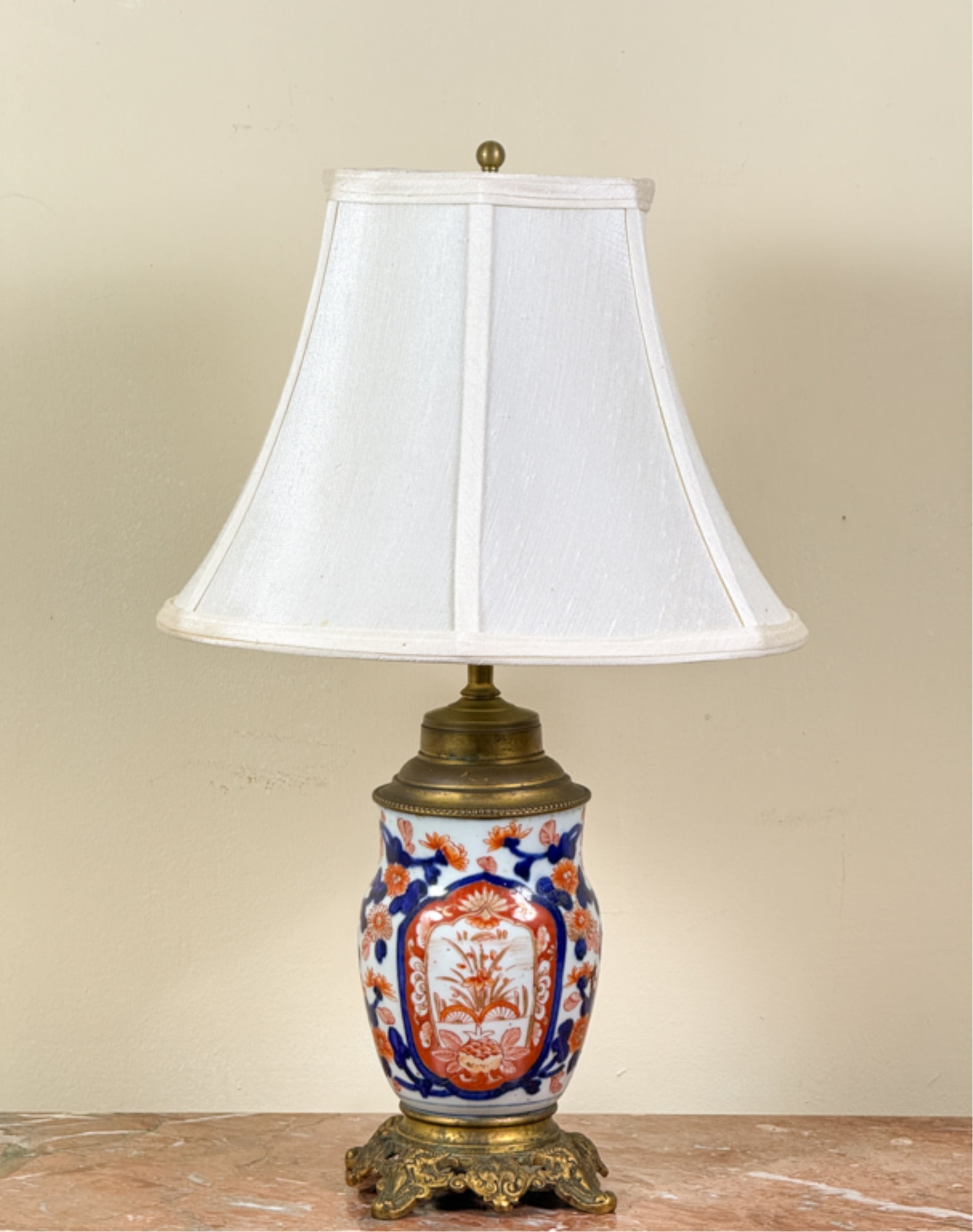 (19thc) JAPANESE IMARI TABLE LAMP (1 of 5)