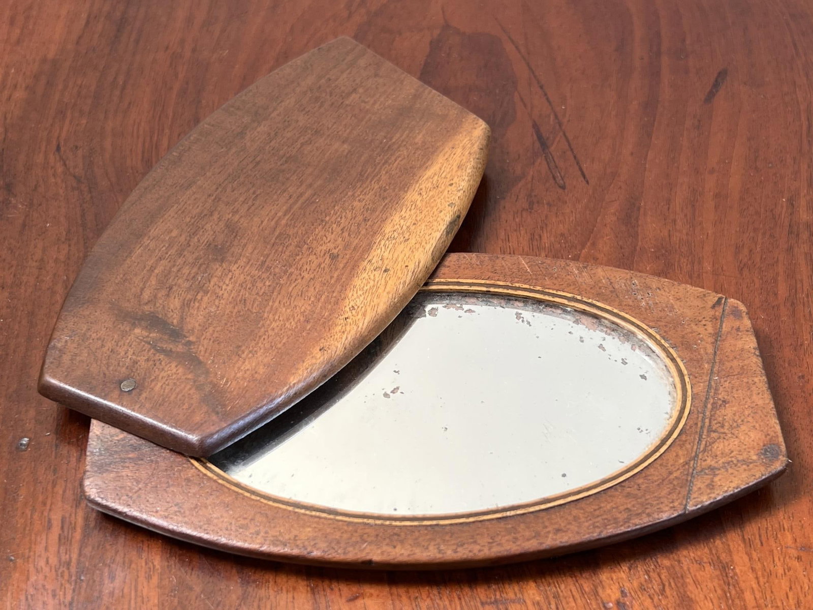 (19th c) MAHOGANY CASED COMPACT TRAVEL MIRROR: Case 6 1/2" long