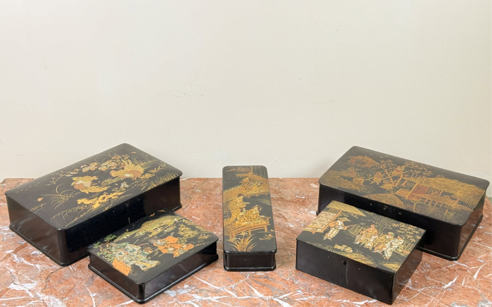 GROUPING (5) CHINOISERIE LACQUERED BOXES (1 of 8)