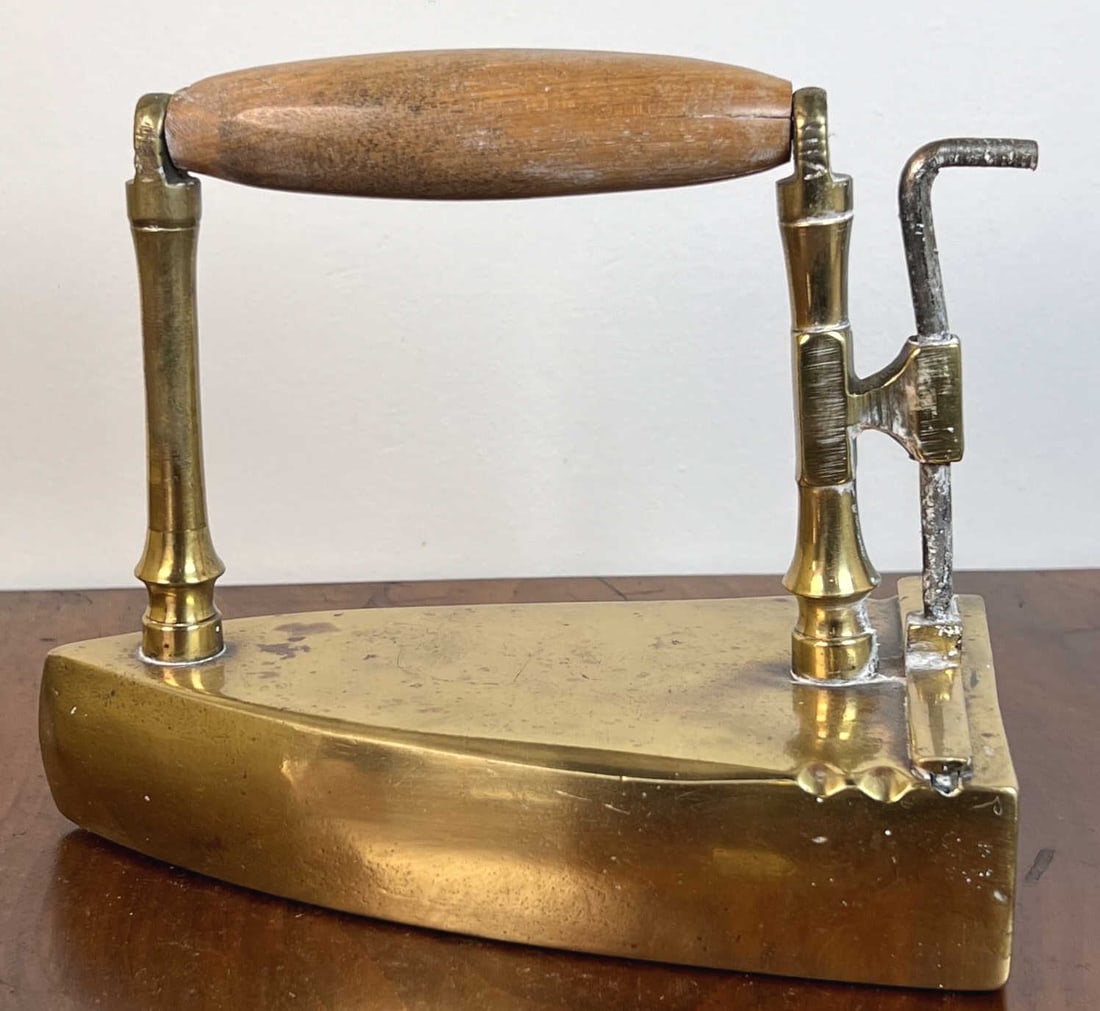 (19th c) ENGLISH BRASS IRON: 7 1/2" long