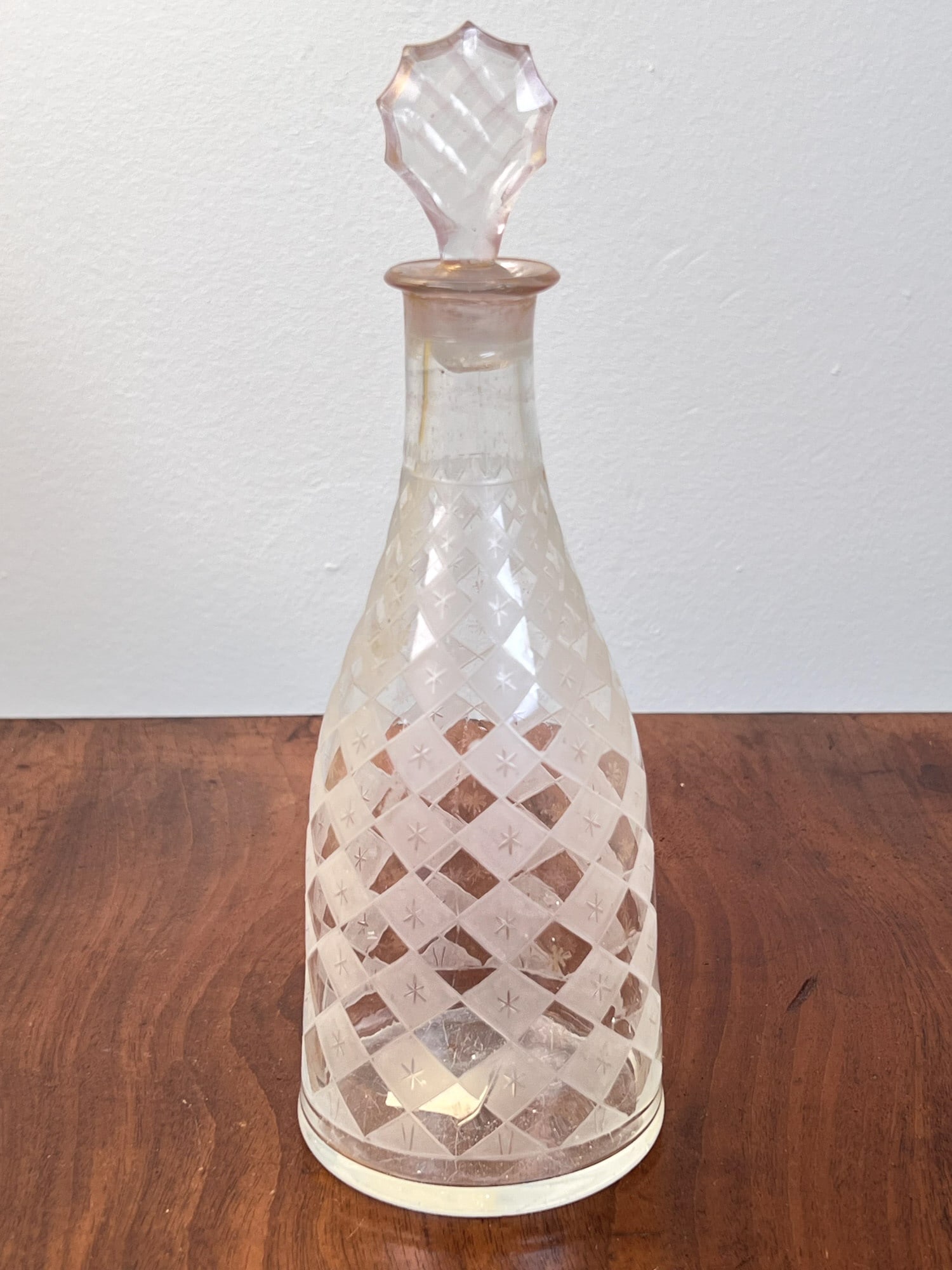 (18th c) DIAMOND PATTERN ETCHED GLASS DECANTER: 9" total height