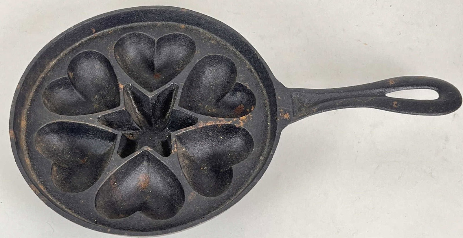 VINTAGE CAST IRON DUMPLING PAN: 8 3/4" dia