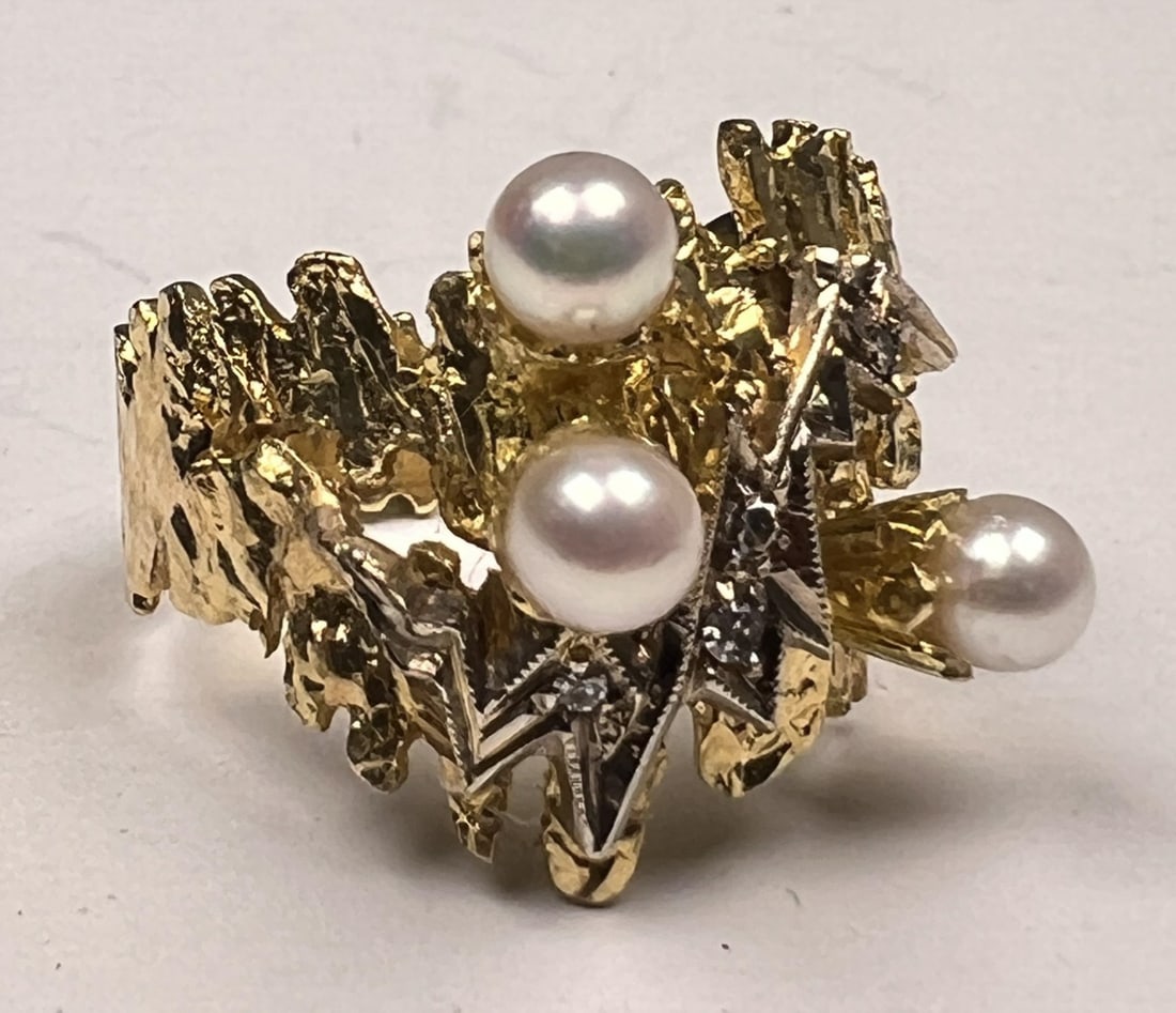 22K GOLD RING WITH DIAMONDS AND PEARLS: 22k gold band tests as 22k, with (4) small diamond accents and (3) natural pearls. Size 5 3/4. 9.3 grams