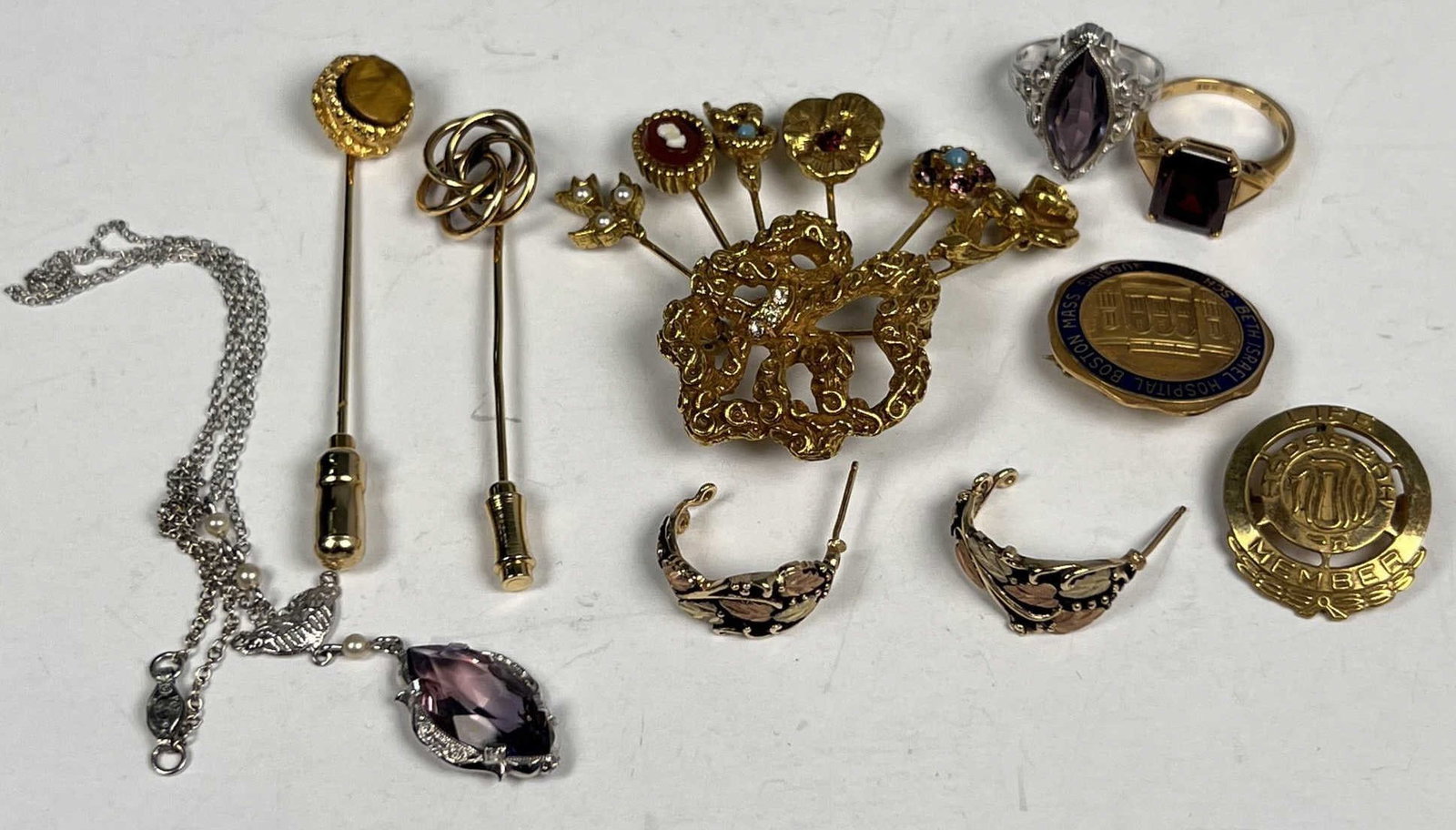 GROUPING OF 10K GOLD JEWELRY (1 of 10)