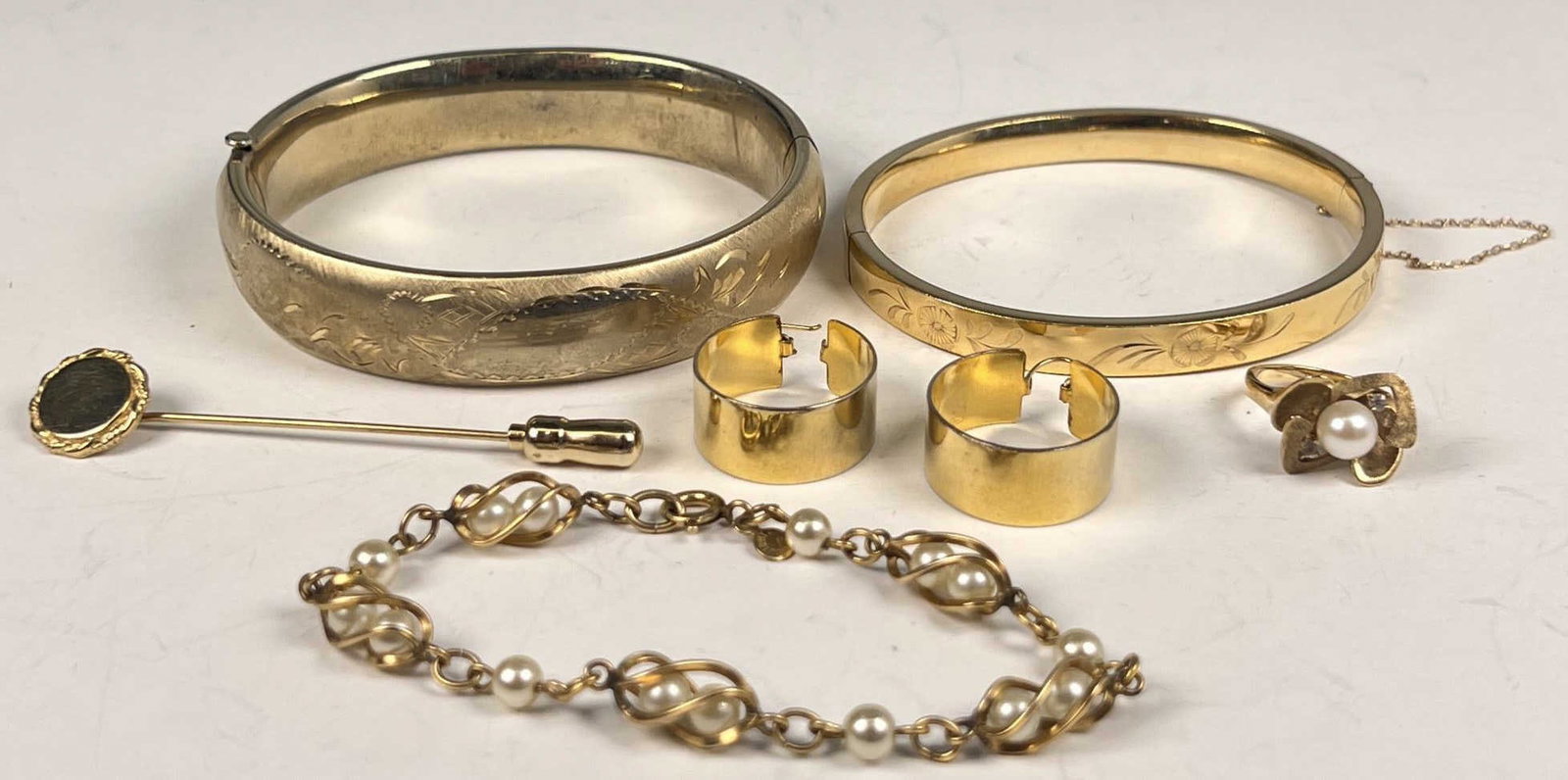 GROUPING OF GOLD FILLED JEWELRY: 53.6 grams overall