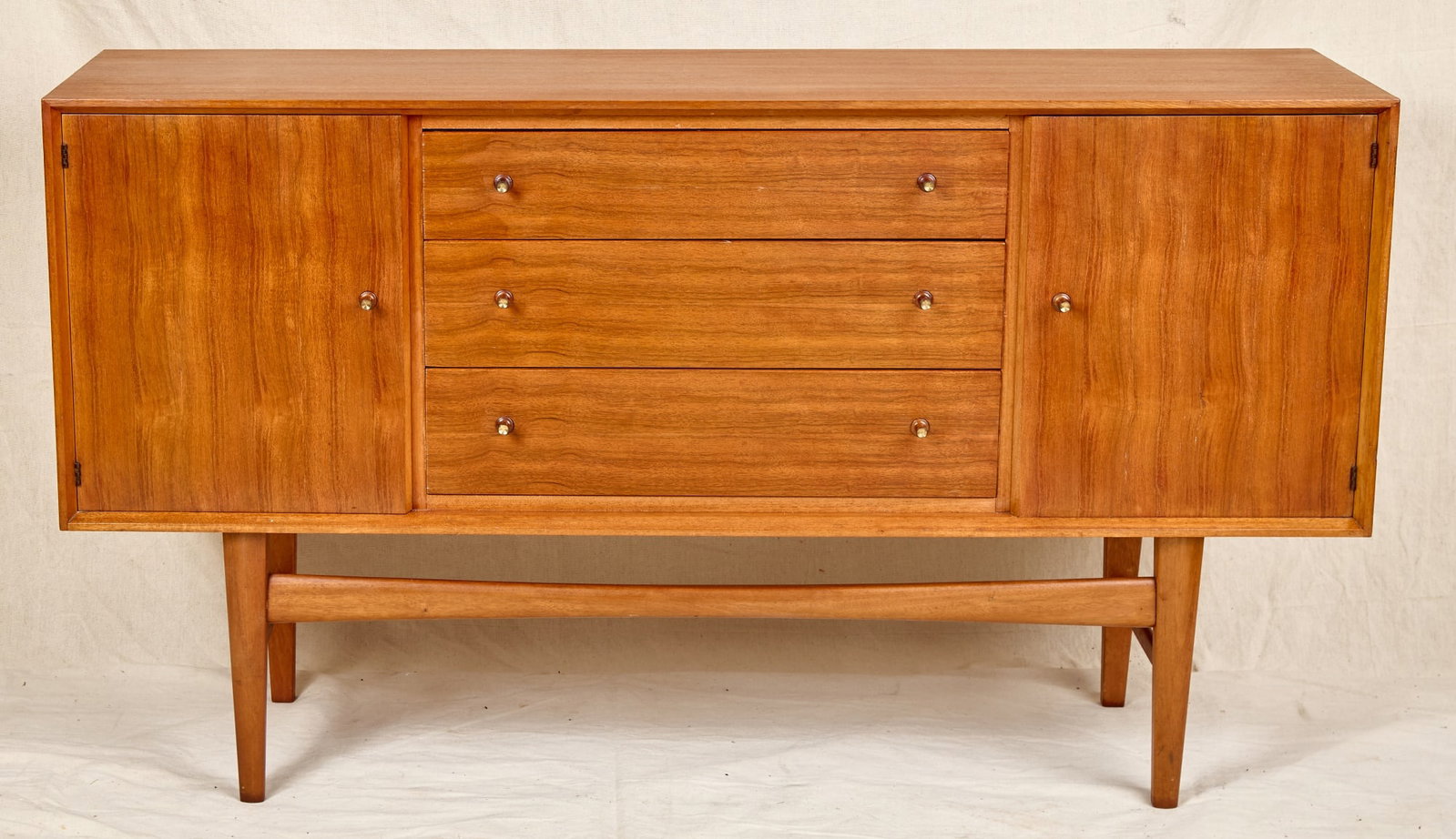 GORDON RUSSELL LTD BROADWAY WORCS CREDENZA (1 of 13)