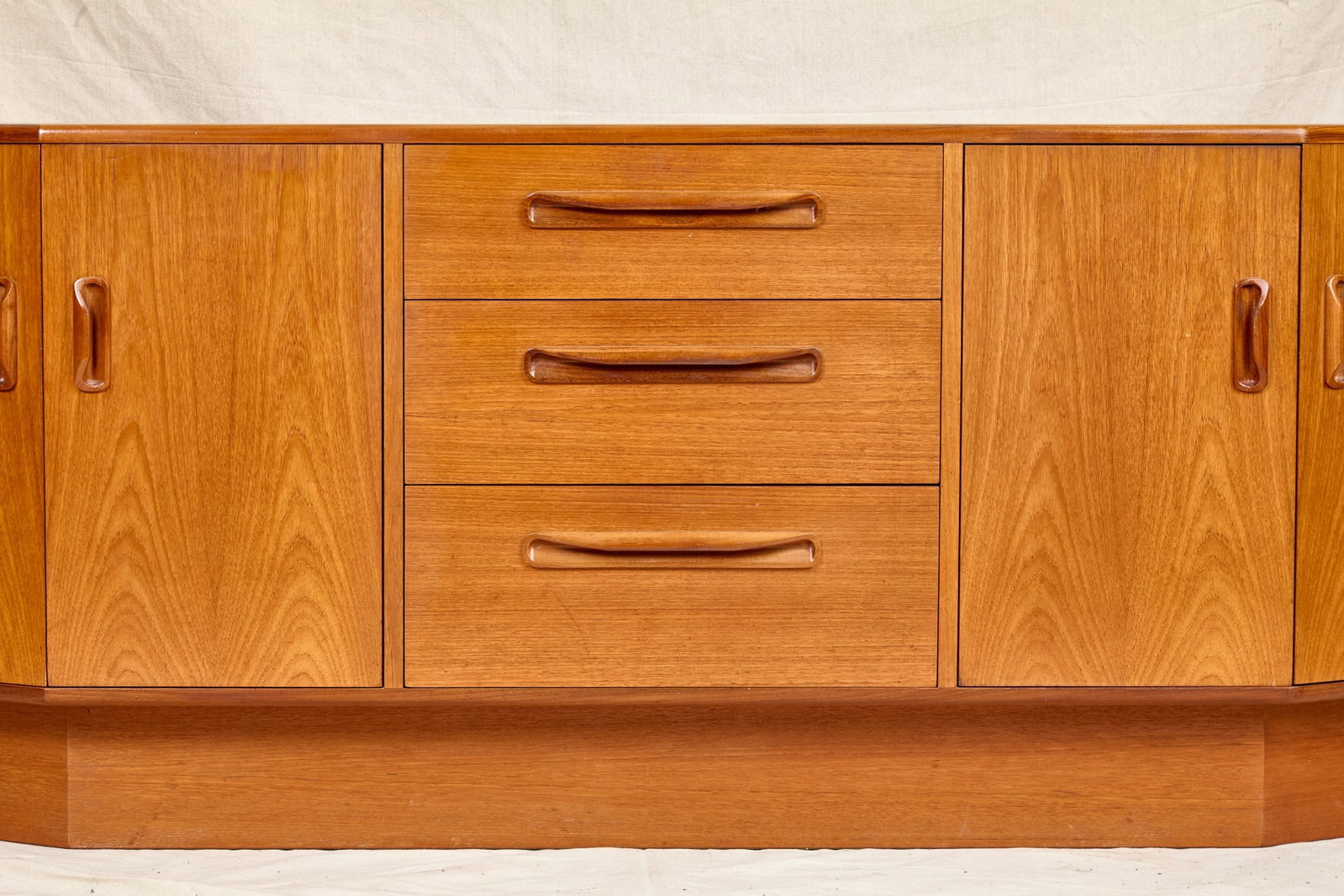 1960s G PLAN "HEX" SIDEBOARD - 4