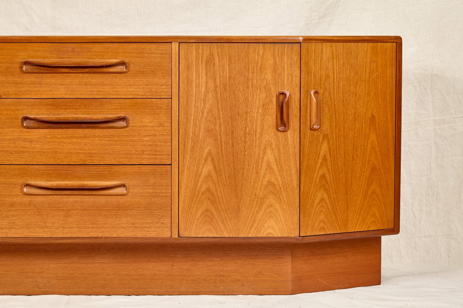 1960s G PLAN "HEX" SIDEBOARD - 5