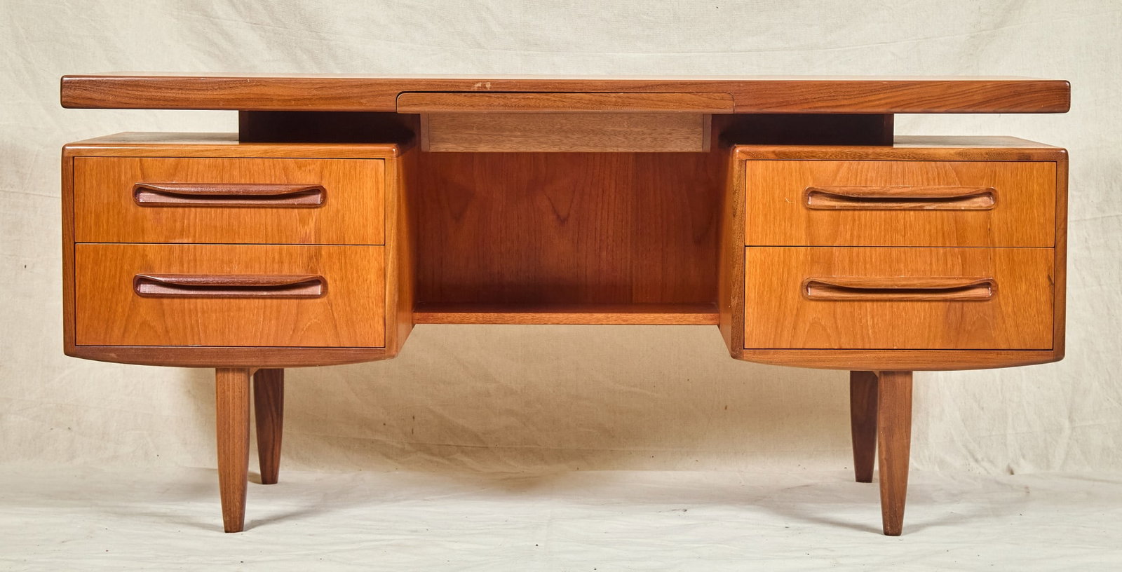 1982 G PLAN DRESSING TABLE by E. GOMME - 2