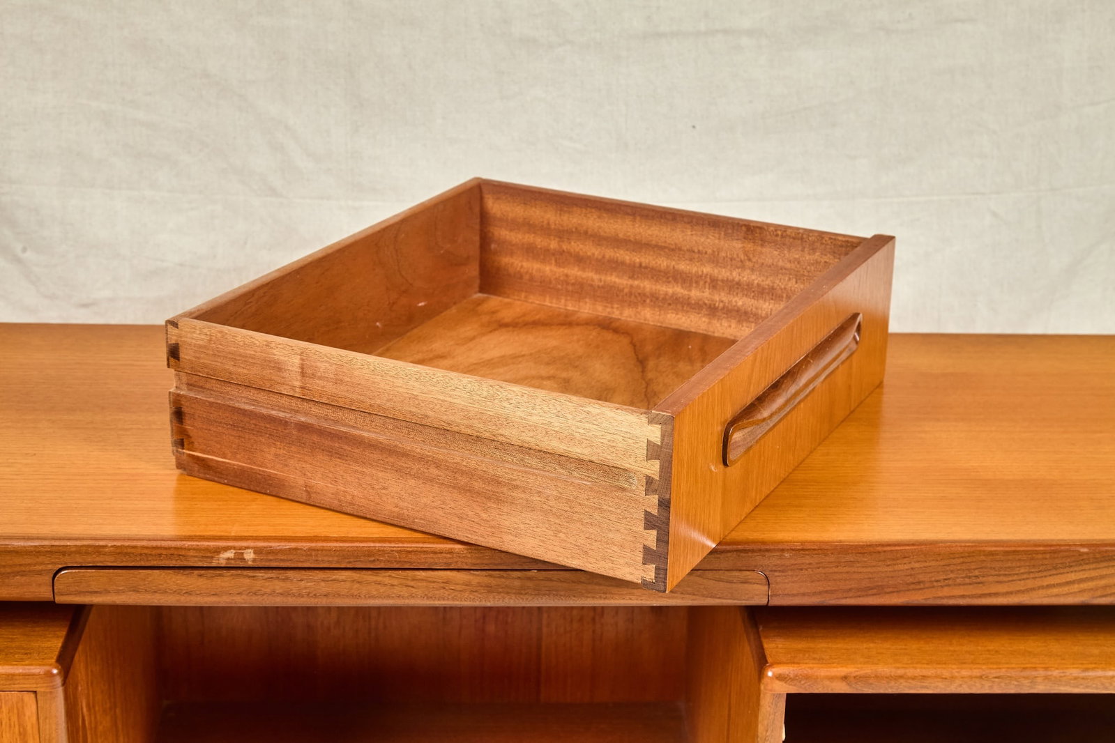 1982 G PLAN DRESSING TABLE by E. GOMME - 7