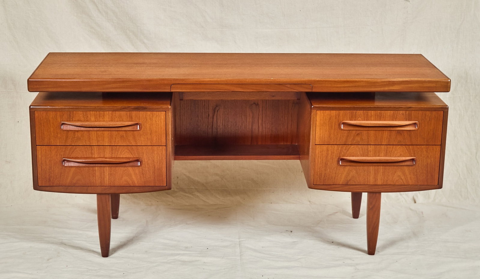 1982 G PLAN DRESSING TABLE by E. GOMME - 7
