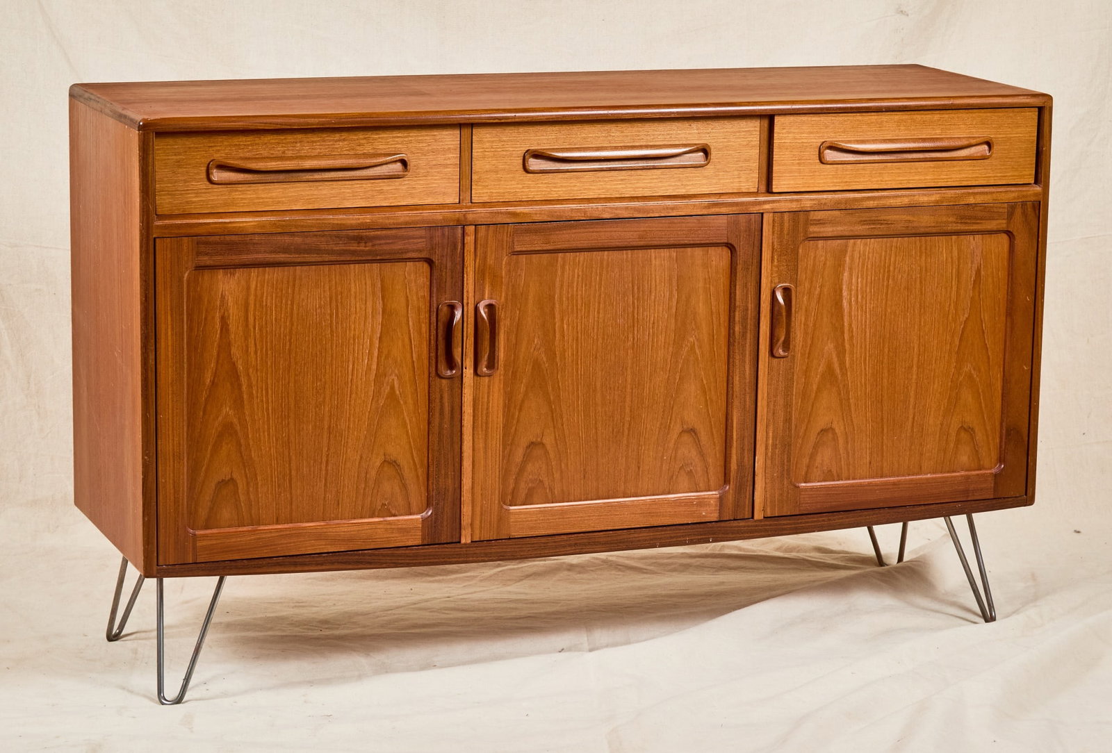 G PLAN CREDENZA RAISED on STEEL LEGS (1 of 7)