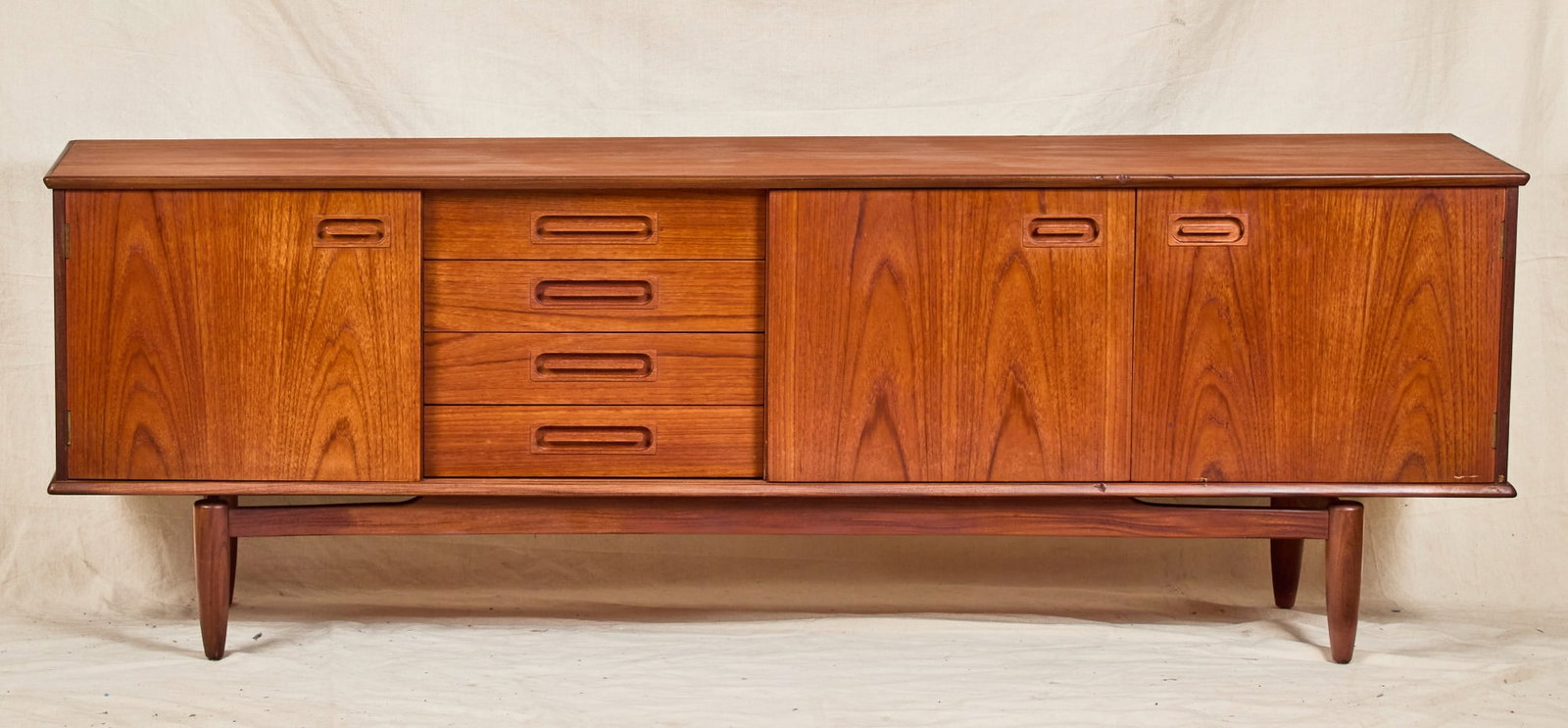 MID-CENTURY MODERN TEAK WOOD CREDENZA: 28 1/2 x 83 1/2 x 18 1/2 inches