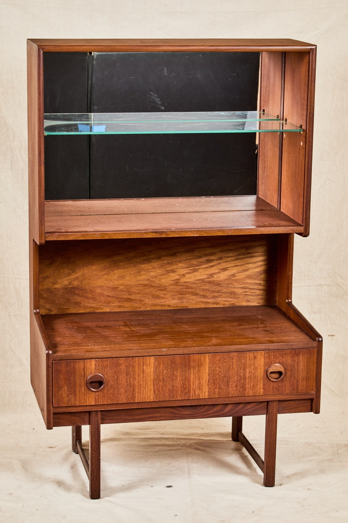 MID-CENTURY BOOKCASE by TURNIDGE of LONDON (1 of 4)