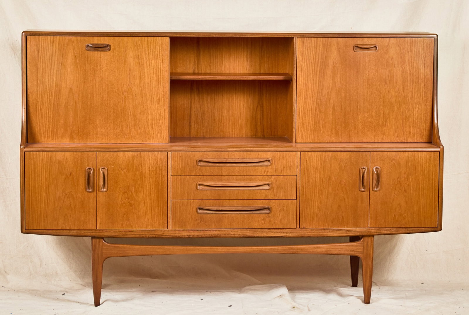 ELABORATED G PLAN OAK CREDENZA (1 of 7)